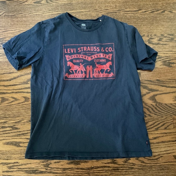 Levi’s vintage style navy and red t-shirt  size L men’s - Picture 1 of 1